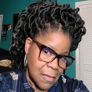 Meet your Posher, Yvette